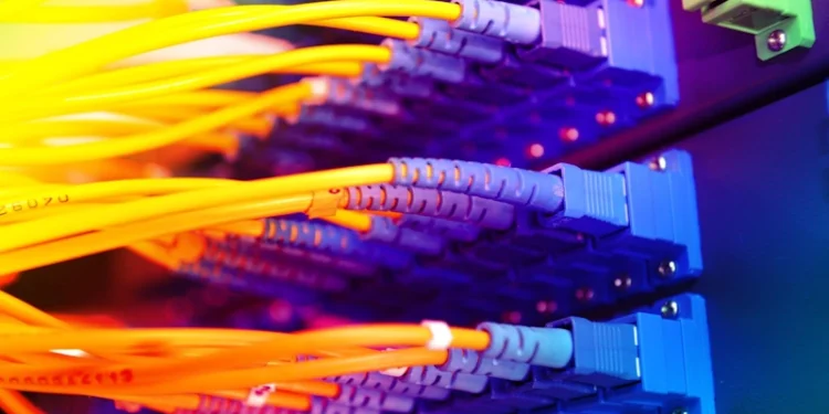 Fibra, Open Fiber non coprirà 700mila civici: dal Governo nuovi piani con fondi UE